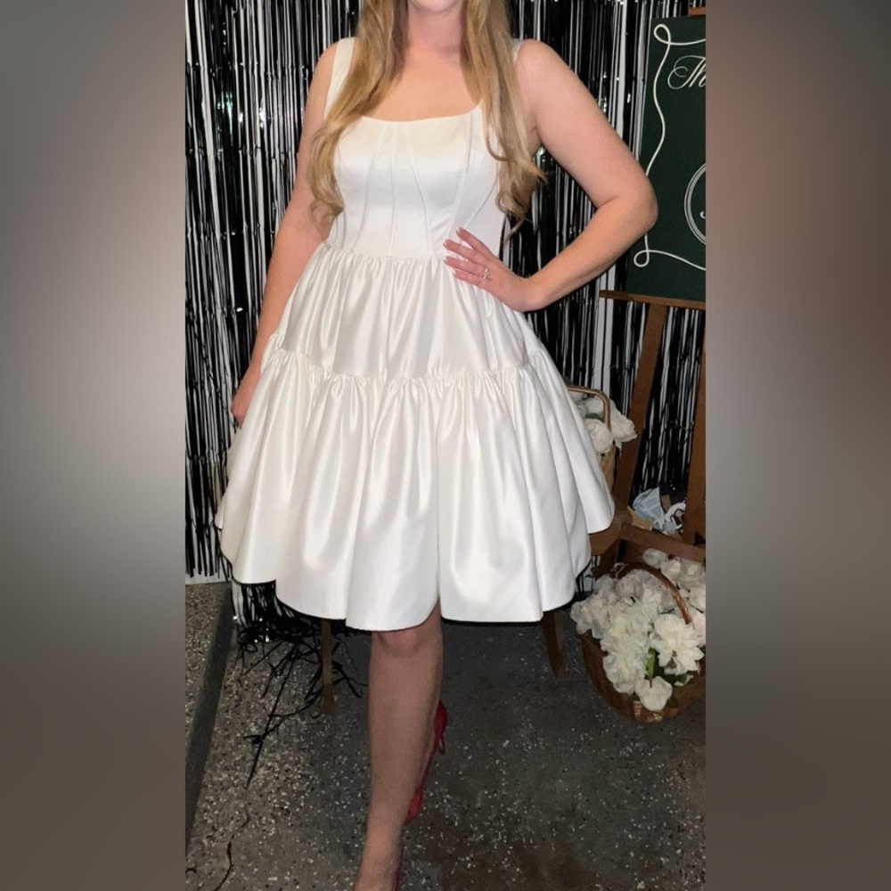 White satin Vow’d Dress Size 12 - Picture 2 of 2
